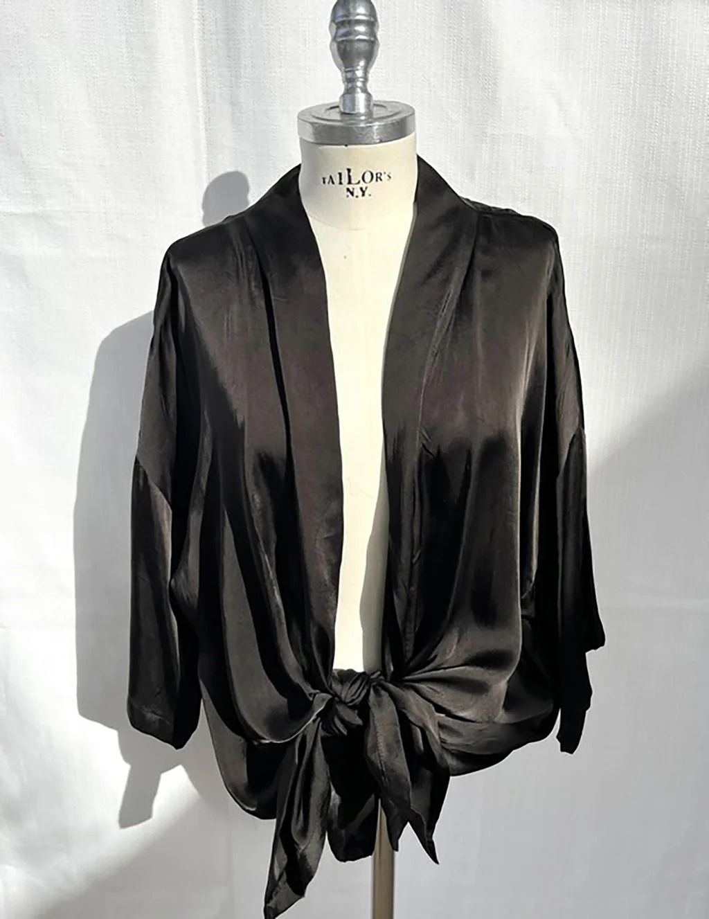 ESSENTIAL SHORT CARDIGAN