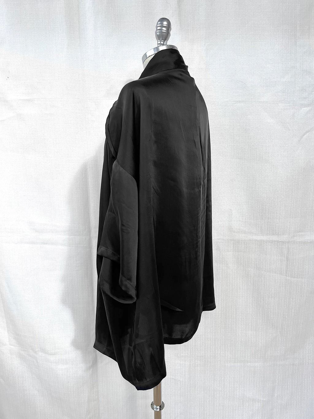 ESSENTIAL SHORT CARDIGAN
