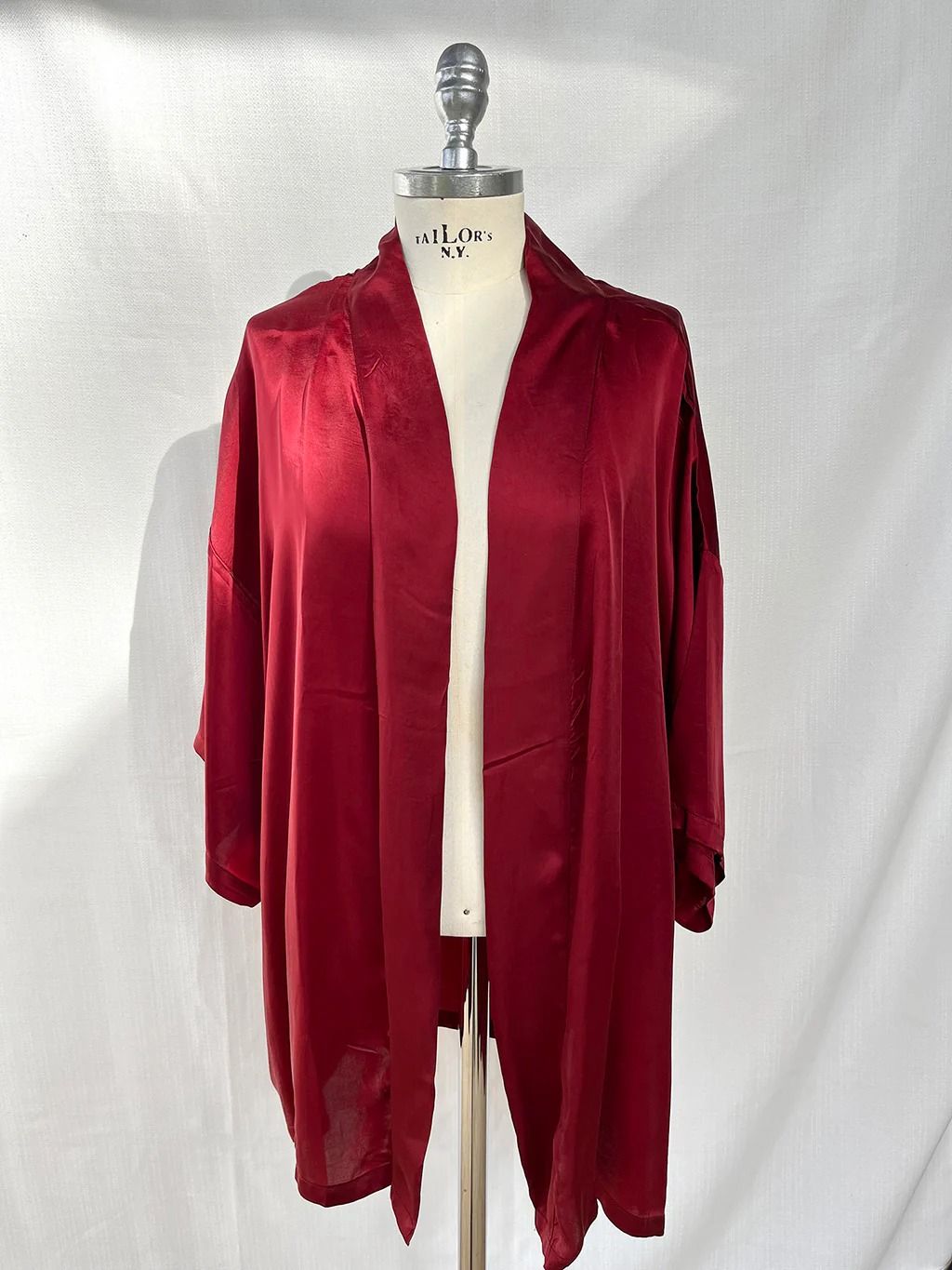 ESSENTIAL SHORT CARDIGAN