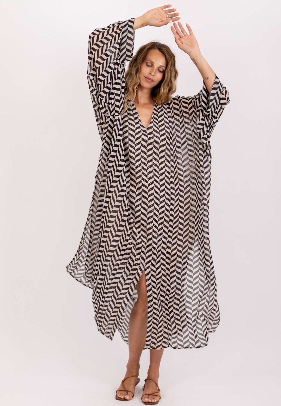 LOULI CAFTAN BLACK & WHITE