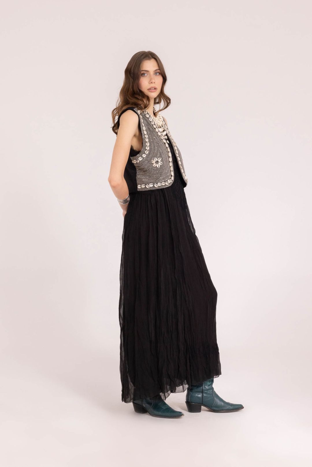 GILET CON PERLINE E CONCHIGLIE