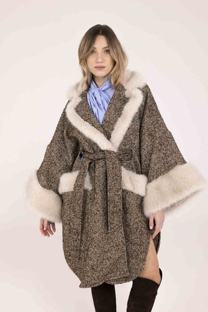 TWEED-CAPE