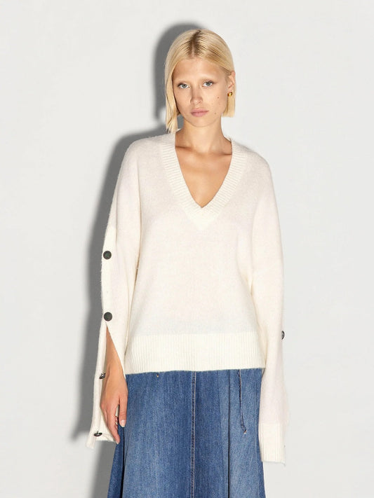 PULLOVER NERO SCOLLO A V CON BOTTONI