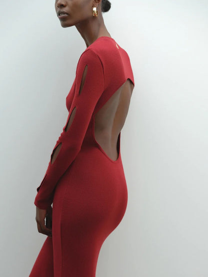 Vestido largo negro con detalle en las mangas