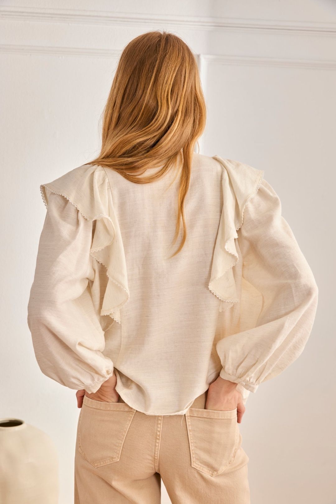 BLUSA CON VOLANT VELA