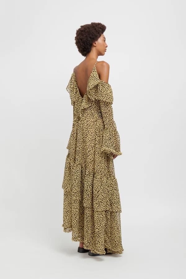 ABITO IN CHIFFON CON BALZE