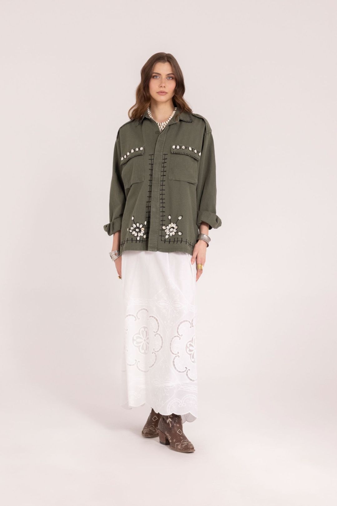 OVERSHIRT MILITARE CON RICAMI E CONCHIGLIE