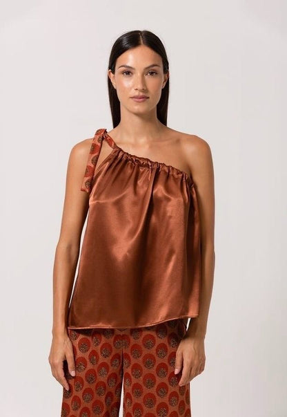 Top de un hombro con detalle lurex