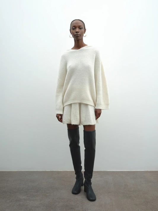 MAGLIA CON CAPPUCCIO PANNA