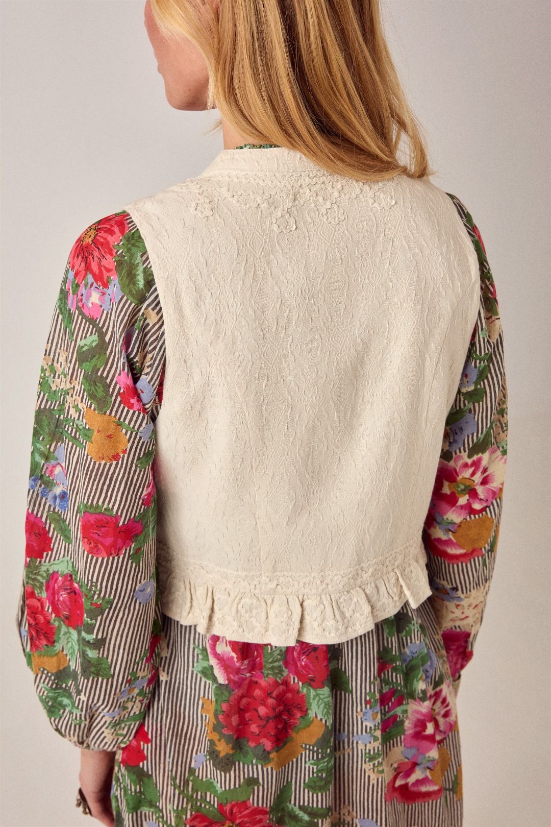 GILET RICAMATO THALIA