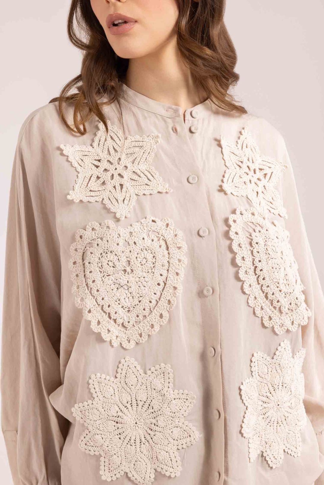 CAMICIA APPLICAZIONI CROCHET