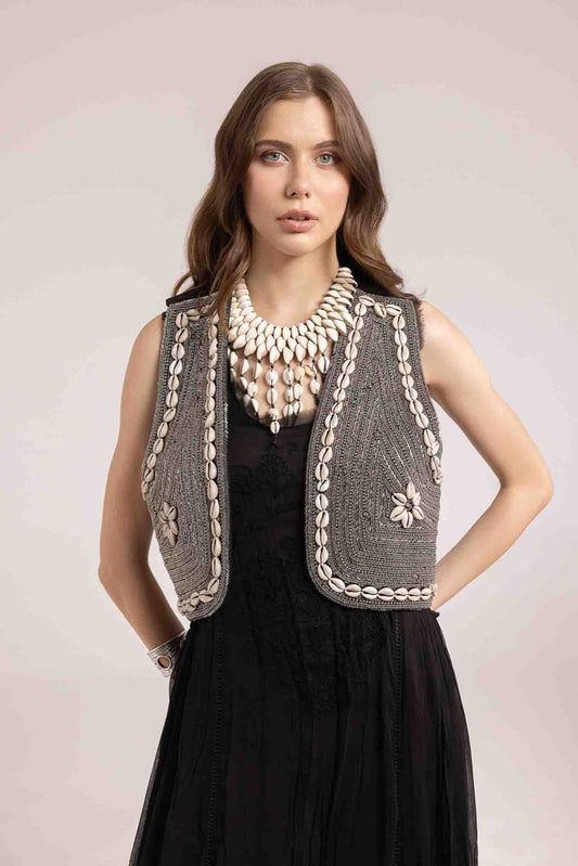 GILET CON PERLINE E CONCHIGLIE